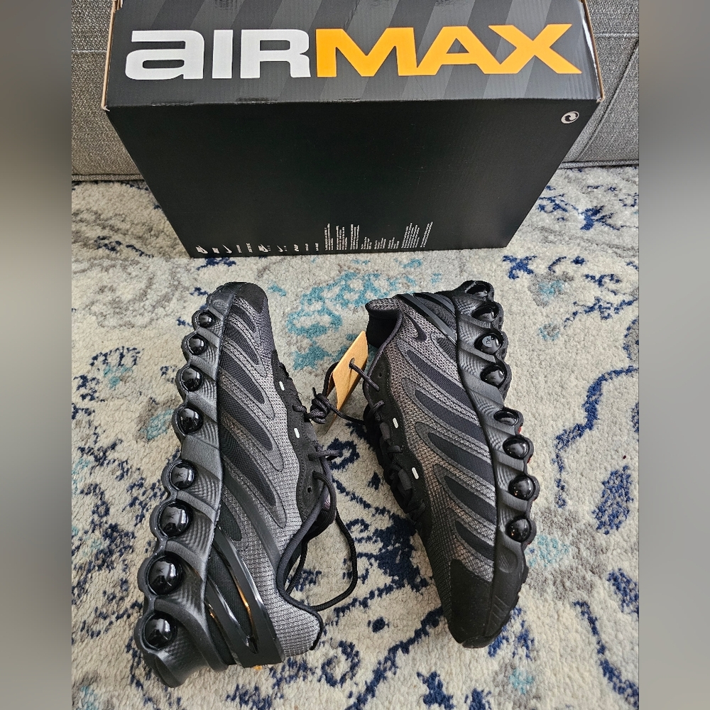 Nike Air Max Black Gray Athletic Shoes
